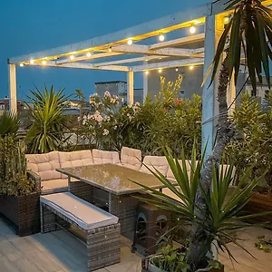 https://follow-the-sun-catania-95121.taorminaitalyhotels.com